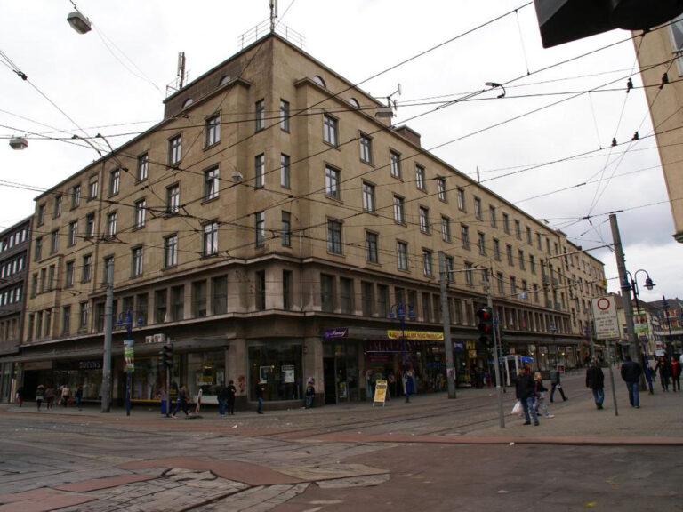 Wohn- und Geschäftsgebäude in Duisburg